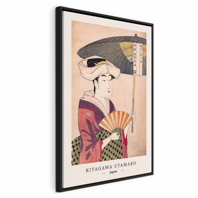 Woman with an umbrella – svart ram. En kvinna med parasoll återges i ett japanskt bildmotiv med rosa, beige och mörka linjer.