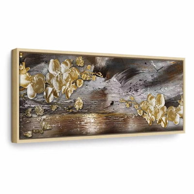 Golden garden narrow – naturfärgad ram. Ljusa och guldfärgade blad och små blomformer ligger över svepande grå och bruna linjer i en smal komposition.