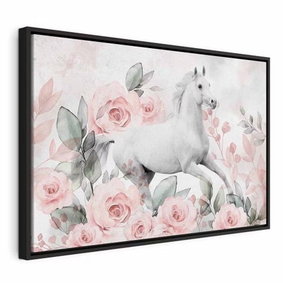 Gallop among the roses wide – svart ram. En vit häst i rörelse omges av rosa rosor och blekt gröna blad i en ljus illustration.