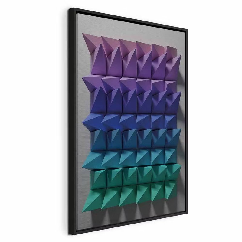 Uniform motion vertical – svart ram. Triangulära fält bildar ett veckat, tryckt mönster med färgövergångar i violett, blått och grönt.
