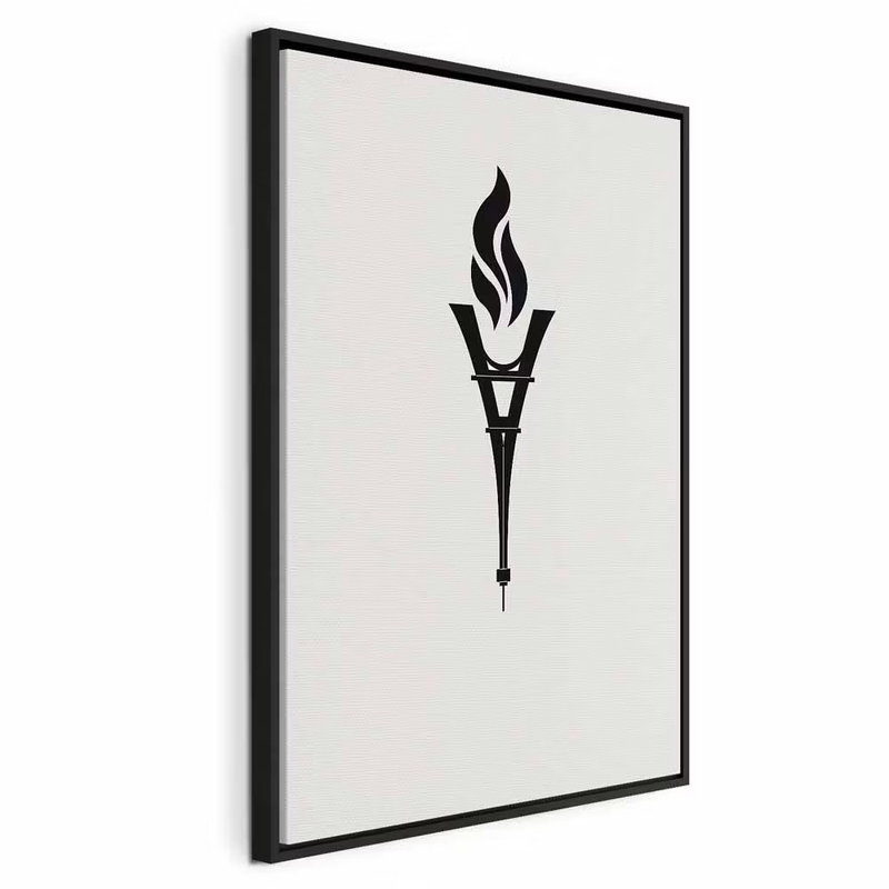 Torch shaped like an – svart ram. En svart fackelliknande symbol med flamma framträder mot en ljust crèmefärgad botten.