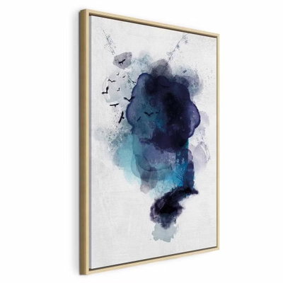 Blue memory vertical – naturfärgad ram. Mörkblå och blågröna akvarellskikt, små stänk och tunna trådlika linjer samlas på en ljus stående yta.