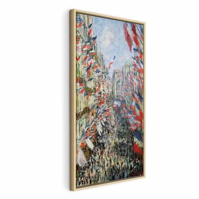Claude monet the rue – naturfärgad ram. En smal gata fylls av små figurer och rader av röda, vita och blå flaggor som sträcker sig uppåt.