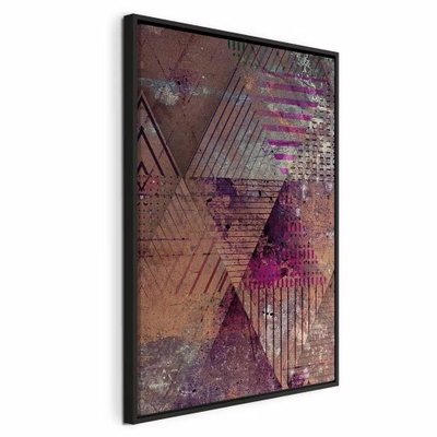 Autumn abstraction vertical – svart ram. Tunnt tecknade rutnät, trianglar och raka linjer överlappar skikt av brunt, lila och dämpat rosa.