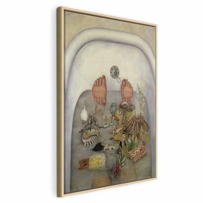 Frida kahlo what the water – naturfärgad ram. Fötter syns vid ett badkars övre kant medan små figurer, växter och föremål fyller vattnets bildvärld.