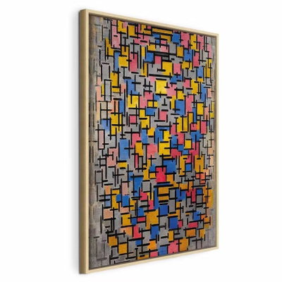 Piet mondrian composition – naturfärgad ram. Korta svarta linjer omger gula, blå, rosa och ljusa färgfält i ett tätt geometriskt nät.
