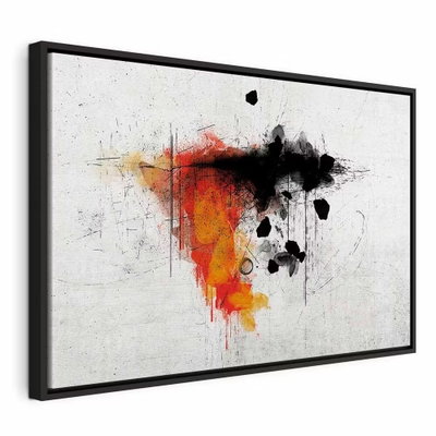 Expression of red wide – svart ram. Röda, orange och svarta färgstänk samlas kring ett litet centrum på en bred vit bildyta.