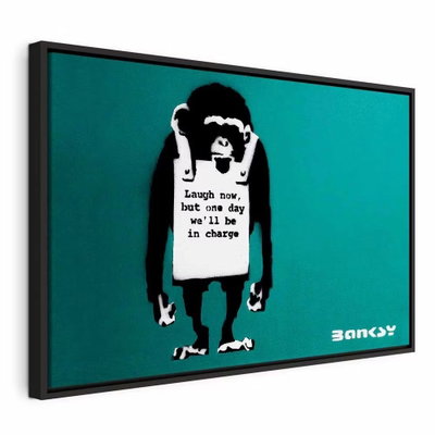 Angry monkey vertical – svart ram. En svartvit apa bär en vit skylt med engelsk text mot en turkosgrön bakgrund med tryckta bokstäver nedtill.