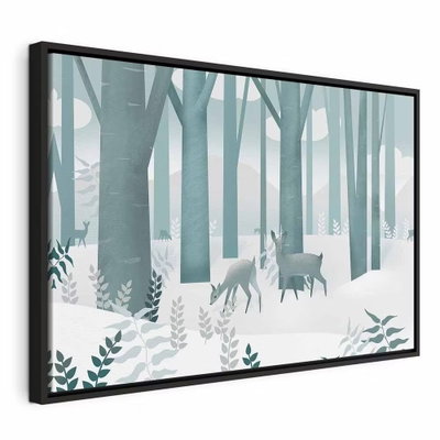 Fairy tale forest vertical – svart ram. Två illustrerade hjortdjur står bland raka blågröna stammar och vita bladformer i ett ljust vinterlandskap.
