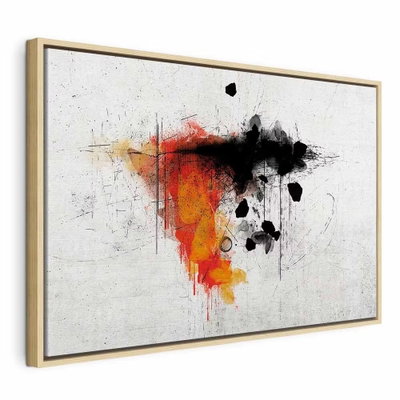 Expression of red wide – naturfärgad ram. Röda, orange och svarta färgstänk samlas kring ett litet centrum på en bred vit bildyta.