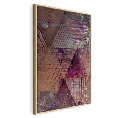 Autumn abstraction vertical – naturfärgad ram. Tunnt tecknade rutnät, trianglar och raka linjer överlappar skikt av brunt, lila och dämpat rosa.