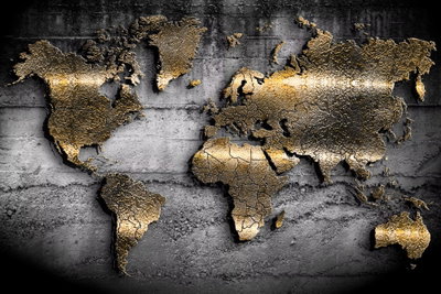 Jewels of the world wide – motivvy. Mörkt guldfärgade kontinenter med målat djup ligger över en grå, sprucken stenliknande bakgrund.