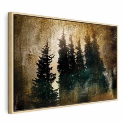 Stately spruces wide – naturfärgad ram. En grupp mörka granar möter en varmt brun och gyllene bakgrund med ett dimmigt parti nedtill.