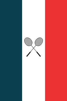 Black badminton rackets – motivvy. Två korslagda grå racketar ligger på ett vitt mittfält mellan blågröna och röda lodräta band.