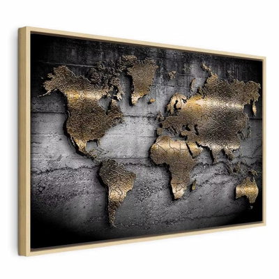 Jewels of the world wide – naturfärgad ram. Mörkt guldfärgade kontinenter med målat djup ligger över en grå, sprucken stenliknande bakgrund.