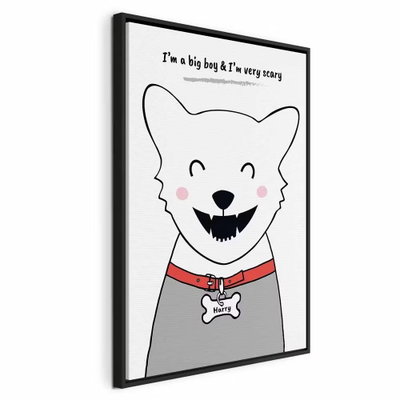 Doggy harry vertical – svart ram. En vit och grå tecknad hund ler med slutna ögon och bär ett rött halsband med en benformad bricka.