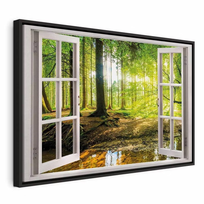 Window view on forest – svart ram. Ett tryckt öppet fönster ramar in en grön skog där varmt ljus faller mellan trädstammarna.