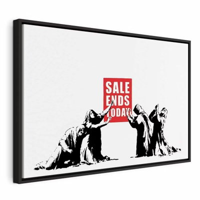 Sale vertical – svart ram. Svartvita gestalter omger en röd textskylt mot en vit bakgrund i ett grafiskt motiv.
