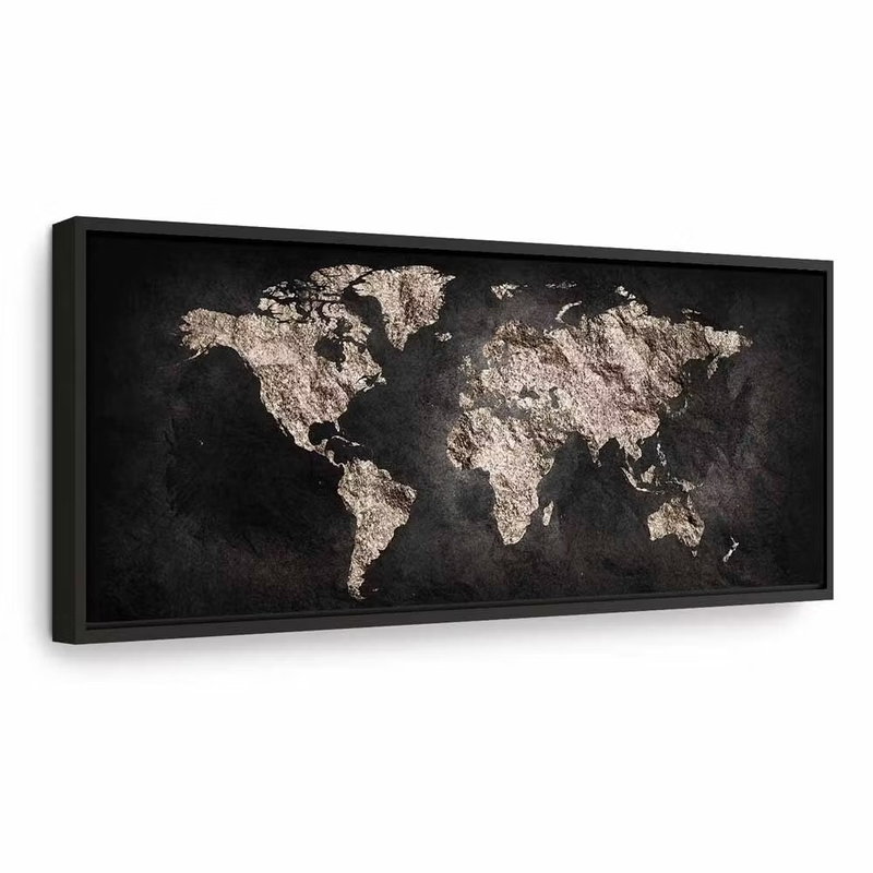 World full of secrets – svart ram. En ljusgrå världskarta ligger mot en svart bakgrund i en långsträckt komposition.