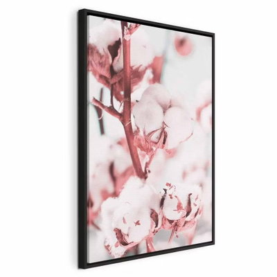 Blooming cotton vertical – svart ram. Vita bomullstussar på rödbruna stjälkar återges i en tät närbild med mjuka rosa skuggor.
