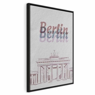 Berlin in watercolours – svart ram. Ordet Berlin upprepas i dämpade färger ovan en tunntecknad portbyggnad på en ljus yta.