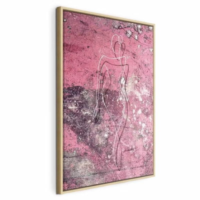 Figure on pink background – naturfärgad ram. En tunn vit figurkontur framträder över en rosa och mörklila, skiktad yta med små ljusa blommor.