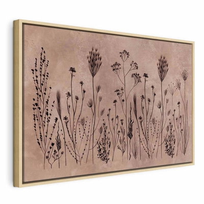 Wildflowers black plants on – naturfärgad ram. Tunna mörka stjälkar, blad och blomhuvuden tecknar sig mot en dämpat rosa och beige botten.