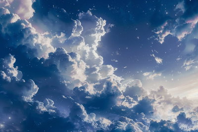 Starry clouds and delicate – motivvy. Små vita moln sprider sig över en djupblå himmel med ljusare skiftningar i bilden.