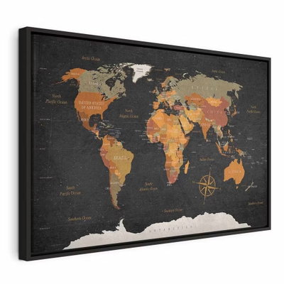 World map secrets of the – svart ram. Orange och grå landytor framträder mot mörkgrått tillsammans med kartlinjer och en kompassros.