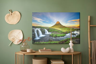 Ljuddämpande tavla - A waterfall against