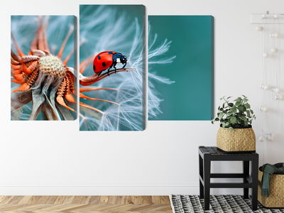 Ljuddämpande tavla - Ladybug on a dandelion
