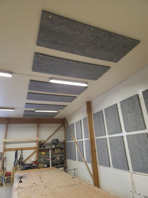 Loftsabsorber til industrien – PES Ceiling Deep Industry