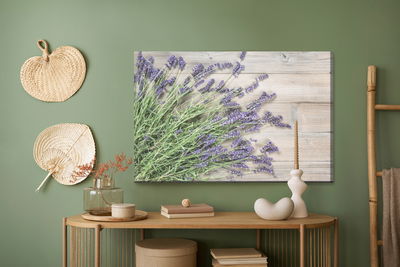 Ljuddämpande tavla - Lavender on a rustic wood