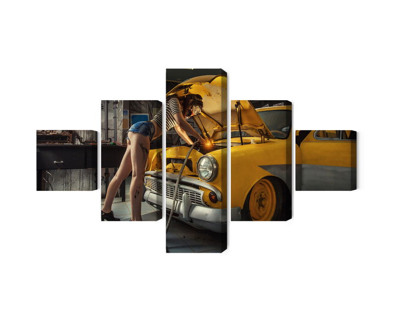 Ljuddämpande tavla - Sexy woman welded to a car