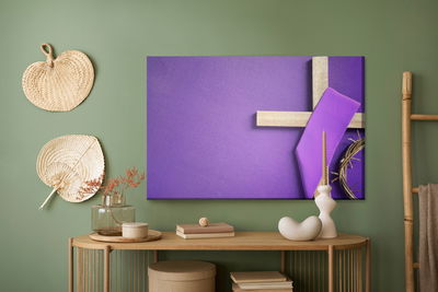 Ljuddämpande tavla - Cross on a purple background