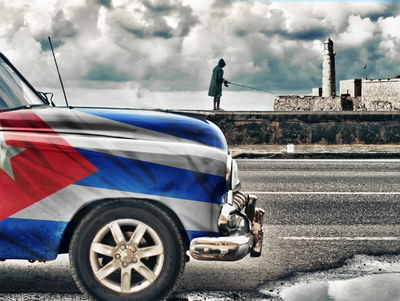 Ljuddämpande tavla - A car with a cuban flag