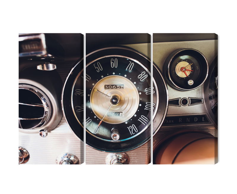 Ljuddämpande tavla - The dashboard in an old car