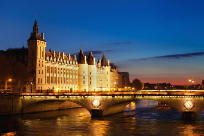 Ljuddämpande tavla - Paris at evening time