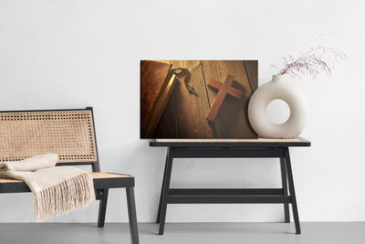 Ljuddämpande tavla - Cross on wood