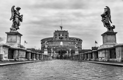 Ljuddämpande tavla - View of the castle of st