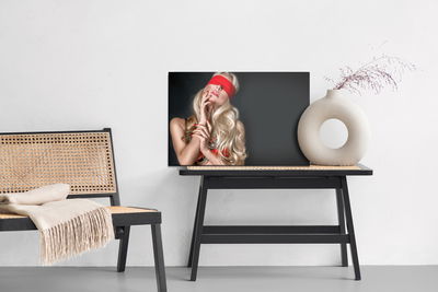 Ljuddämpande tavla - A woman with a blindfold