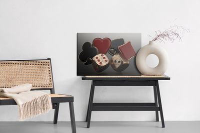 Ljuddämpande tavla - Black and red card symbols