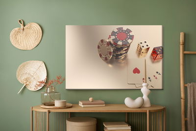 Ljuddämpande tavla - Game chips and dice