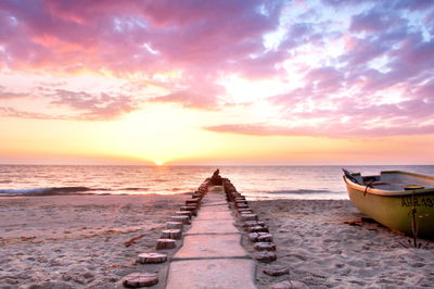 Ljuddämpande tavla - Boat on the beach 3d