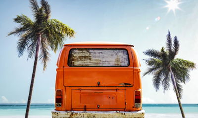 Ljuddämpande tavla - Retro car between palm trees