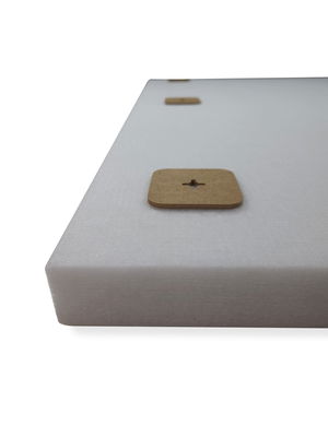 detalj av monteringsfäste på SilentDirect PES Wall Deep Industry väggabsorbent