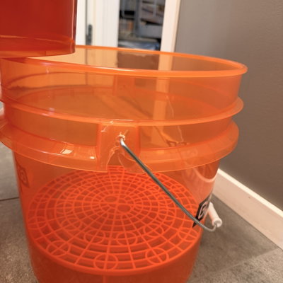 Skadade Tvätthink 16L med grit guard