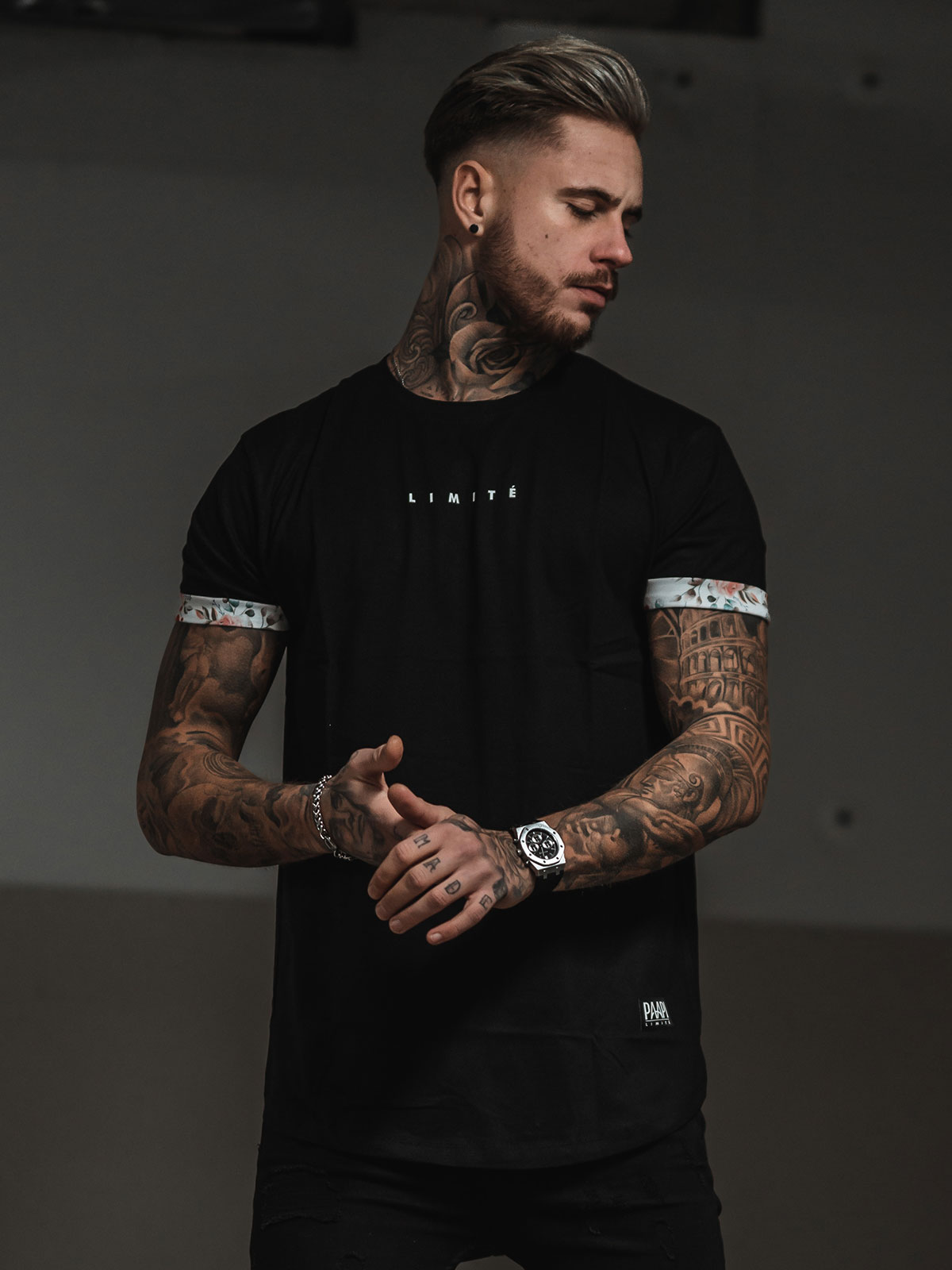 Small Roses Tee Black (S)