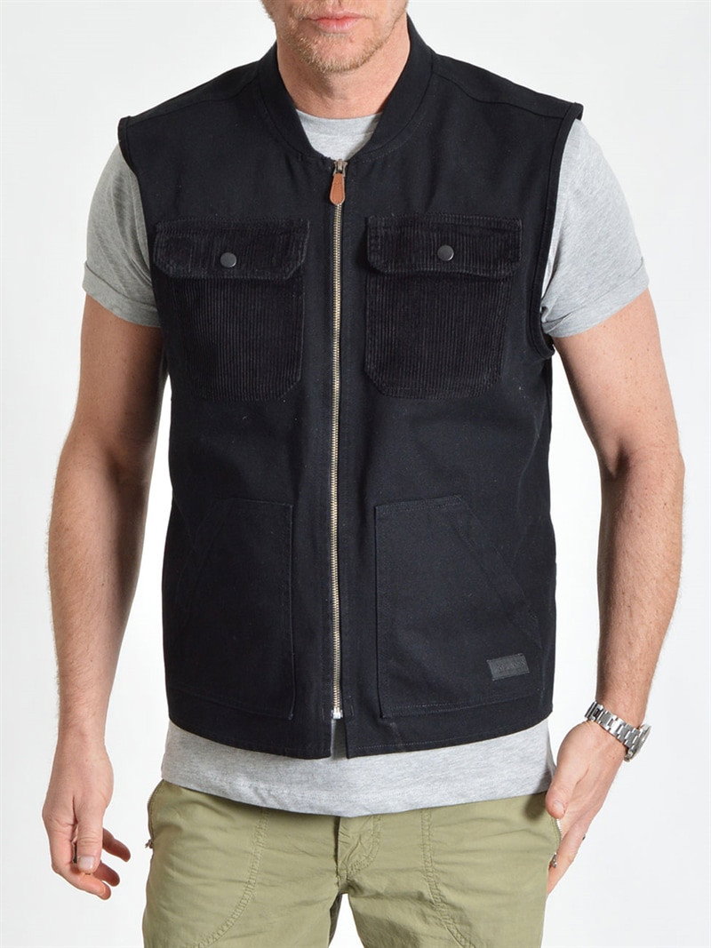 Carl Vest Black (L)