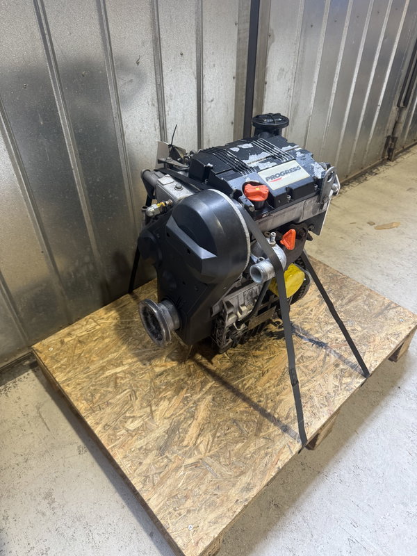 Lombardini LDW502 Progress ACT motor begagnad årsmodell 2011 - 4394 mil